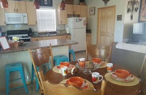 Grizzly Roadhouse Bed and Breakfast - Foto 7