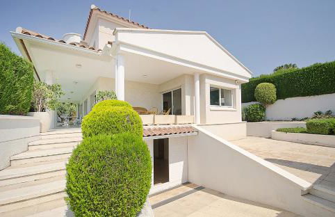 R11 Casa Blanca con gran jardin y piscina - Photo 52