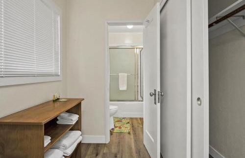 Sandy Feet Retreat -- Lakefront Retreat With Sand Volleyball Court! - Foto 13