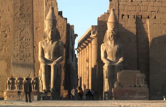 Crociera di 4 notti Luxor, Assuan, Abu Simbel, mongolfiera e tour in autobus da Hurghada - Foto 8