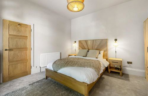 Luxury Plymouth Work & Stay House - Photo 4