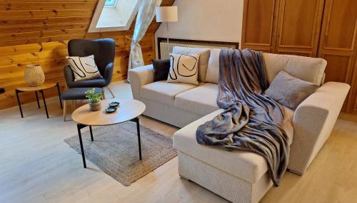 Gemütliches Ferienhaus in Schnaid mit zwei separaten und geräumigen Wohnungen - ausgestattet mit je einer großen Küche, zwei Schlafzimmern und einem Badezimmer - Foto 3