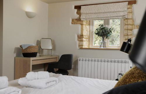 Longborough House - Photo 20