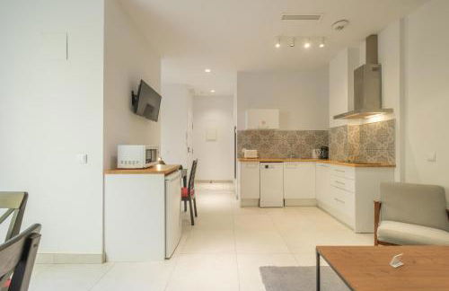 Chic & Comfortable Apartment, Private Terrace - Foto 25