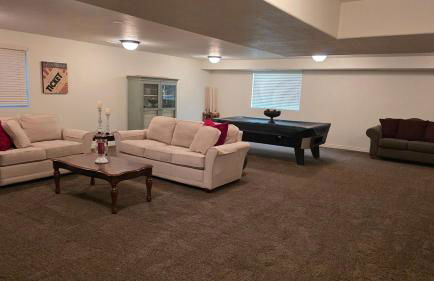 Wasatch Retreat 5 bed 3 5 bath pool table game room - Photo 73