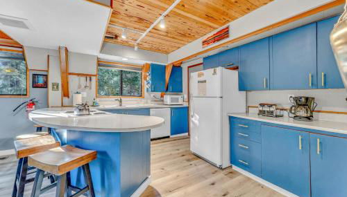 3BR Tahoe Cabin in the Trees with Hot Tub - Foto 2