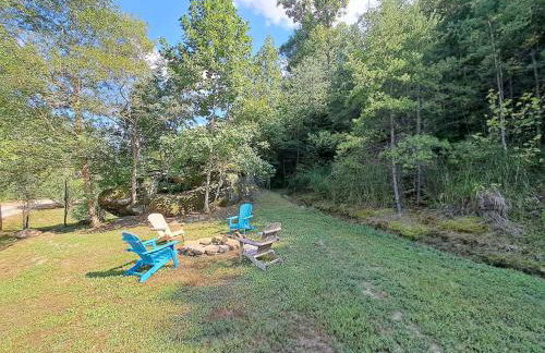 Covered Bridge Hideaway, swimming hole hot tub - Foto 8