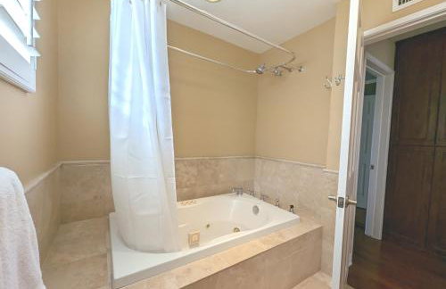 4 BR Encino Home w/ Amazing Yard, Near Everything - Foto 38