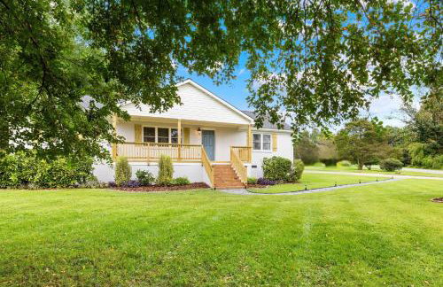 Sapphire Bloom, New Boutique Lake Escape with Hot tub - Foto 22