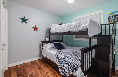 Cozy City Stay, 3bdrm near Airport - Photo 8