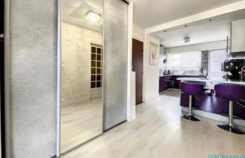 Bel appartement spacieux et lumineux de 100m2 au 3e étage avec ascenseur -A 5mn à pied du parc des expositions congrès de Dijon et ENG et 10mn du centre ville place Parking devant l'immeuble - Foto 8