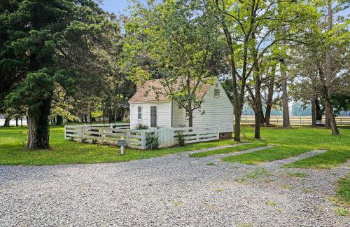 Sweet 1BDR Farm Cottage with Fire Pit and Creek View - Foto 5