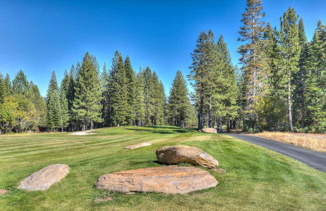 Paradise Pines 3BR Secluded Cabin Minutes in Tahoe Donner! - Foto 16