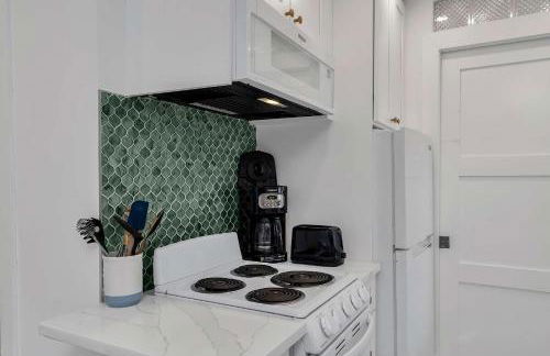 Charming Studio w Pool One Mile to Beach Pets Welcome - Foto 12