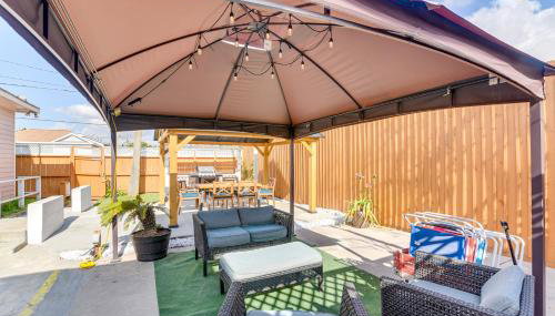 Walk to Beach: Family Home w/ Patio in Galveston - Photo 2