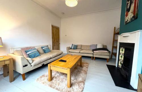 Charming cottage retreat with garden - sleeps 12 - Foto 8