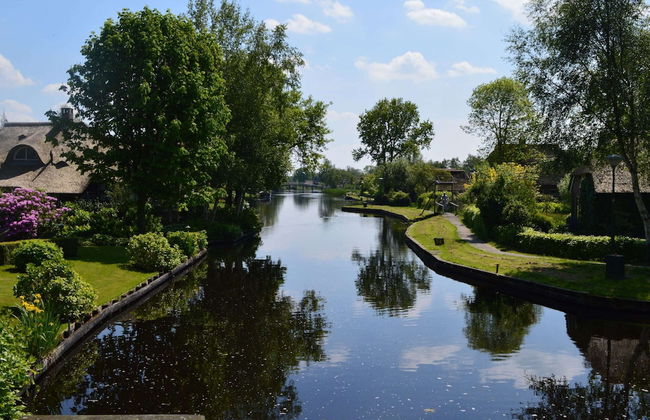 Cozy House with a Boat near Giethoorn & Weerribben Wieden National Park - Photo 18