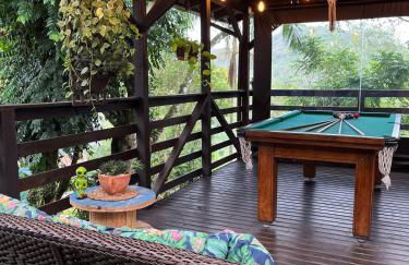 Sítio com piscina, churrasqueira, lareira, fogão à lenha, mesa de sinuca e vista para as montanhas - Foto 17