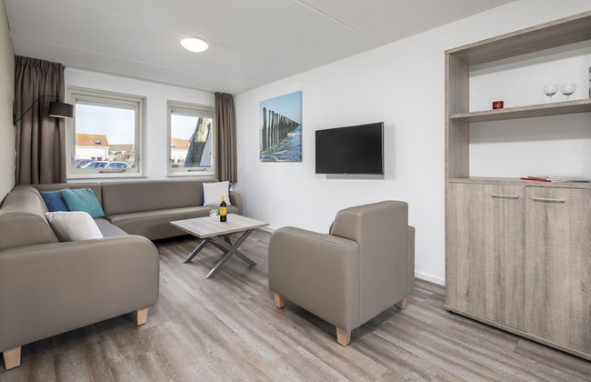 Restyled Bungalow With 2 Bathrooms, Near the Beach - Foto 1