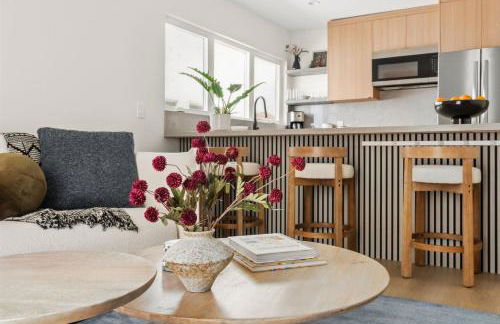 Tide House - Unit B Modern Seaside 1BD w Parking - Foto 3