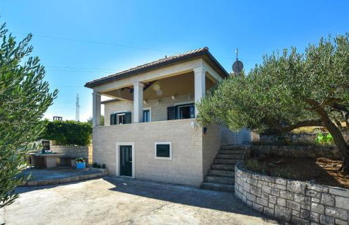 Pet Friendly Home In Postira With Wifi - Photo 12