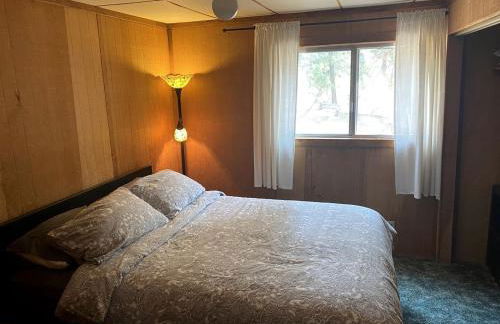 Rustic Cabin Rental near Hoodoo Ski Area and the Deschutes River in Sisters, Oregon - Foto 10