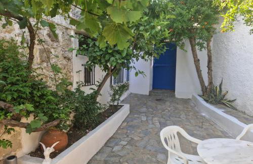 Lesvos Traditional Preserved House - Photo 32