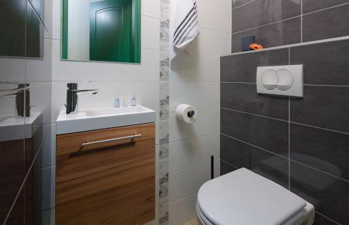 Nice Home In Trviz With Wifi - Photo 24