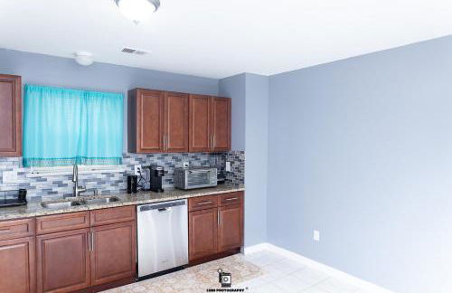 Beautifully Designed & Spacious Apartment in Newark 10mins from EWR Airport, Close to NYC and Beth Israel Hospital - Foto 40