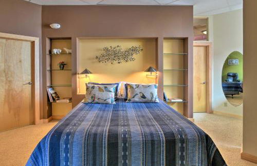 Idyllic Dtwn Anchorage Condo with Fireplace! - Photo 17