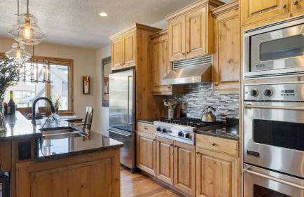 Blue Skies Lakeside Family-friendly Getaway w/ Hot Tub & BBQ - Foto 16