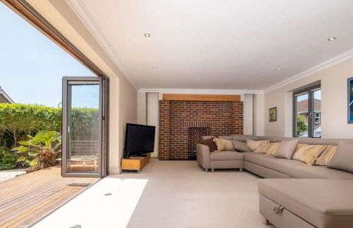 Stunning 5-bed 3-bath house close to the sea! - Foto 44