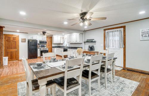 Auburn Finger Lakes Farmhouse with Open Views! - Foto 8