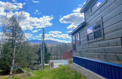 B2 NEW Awesome Tiny Home with AC Mountain Views Minutes to Skiing Hiking Attractions - Foto 1