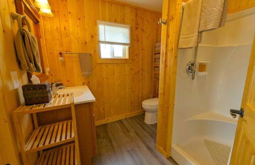 Yellowstone's Treasure Cabins - Foto 42