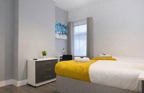 Emerald Living - Hanley, Stoke-on-Trent, sleeps 5, with free parking! - Foto 7