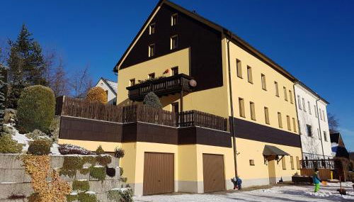 Ferienwohnung-Am-Schloessel-fuer-2-4-Personen-in-Oberwiesenthal - Foto 2