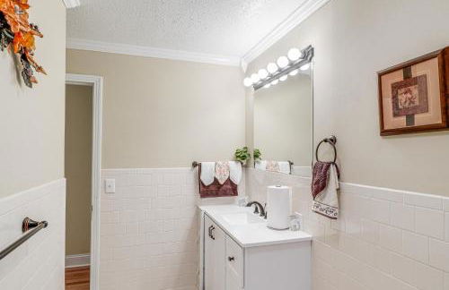 Charming Milton Home with Porch - 5 Mi to VIR! - Foto 14