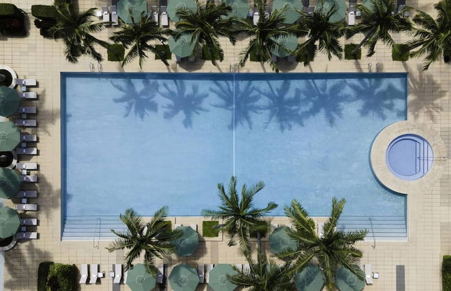 Luxury Condos at Four Seasons - Foto 35