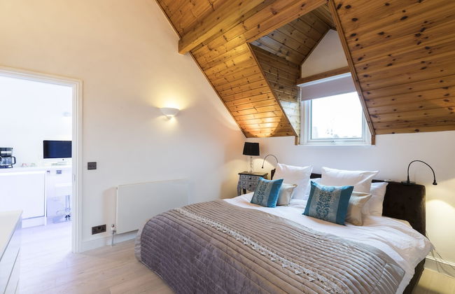 JOIVY Dazzling 2BR flat near by East Putney station - Foto 1