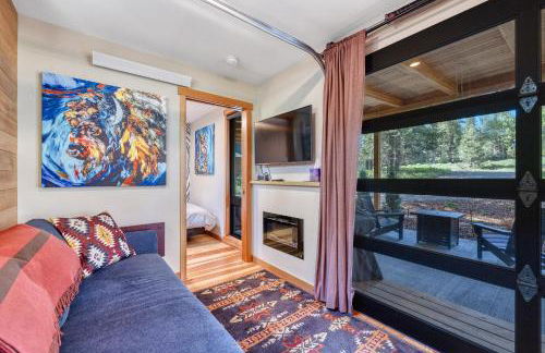 Two Pines - Unique container home w/hot tub - Downtown - Trailer Parking - Pet friendly - Foto 27