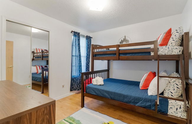 Villas at Island Club Community, Pools, Jacuzzi and More! - Photo 10