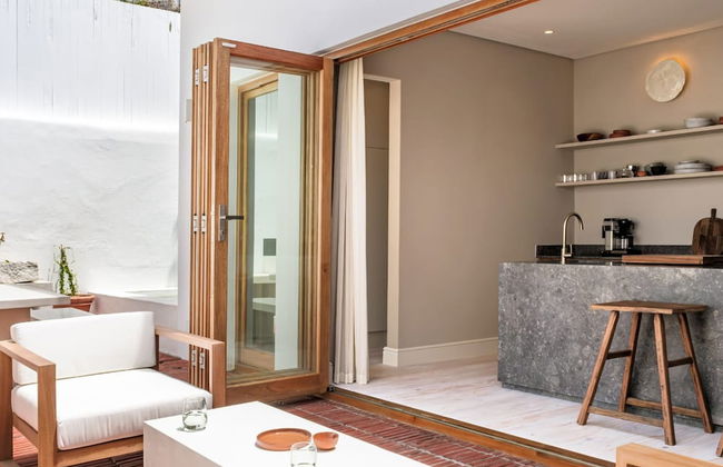 Experience Tranquility at Kelvin Urban Retreat - Photo 8