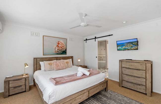 Noosa Entrance Waterfront Resort - Photo 15