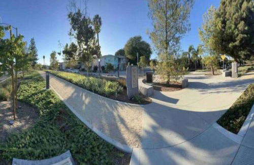 Adorable 2BR-2BA House with EV & Free Parking and Family Friendly in Los Angeles - Photo 68