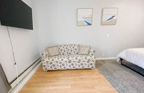 Private Apt King Suite, L.I, NY-Hamptons to NYC - Photo 5