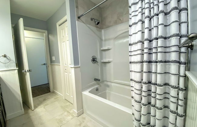 A1 Luxury Bretton Woods Ski-in Ski-out Townhome Next to Beginner ski Area Fast Wifi Keyless Entry - Photo 47