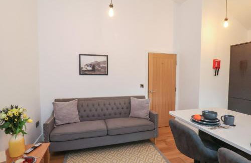 Evening Star Engine Shed - Photo 4