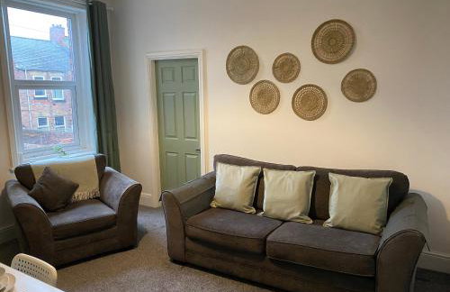 Overhill 3 bedroom flat 5 beds, free parking, ideal for Contractors - Foto 19