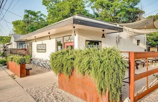 East Downtown 3BR Condo Free Parking Sleeps 7 - Foto 20